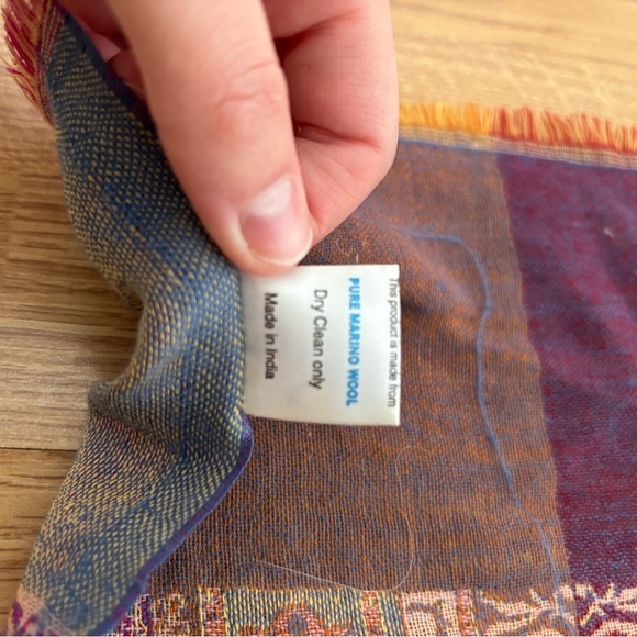 Colorful Eyeful Scarf - Picture 3 of 6